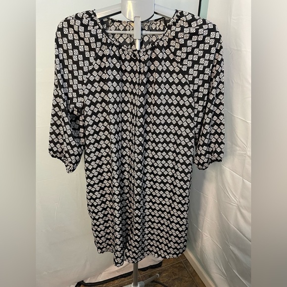 Lucky brand, black and white geometric, full‎ button up dress size large - Picture 1 of 10